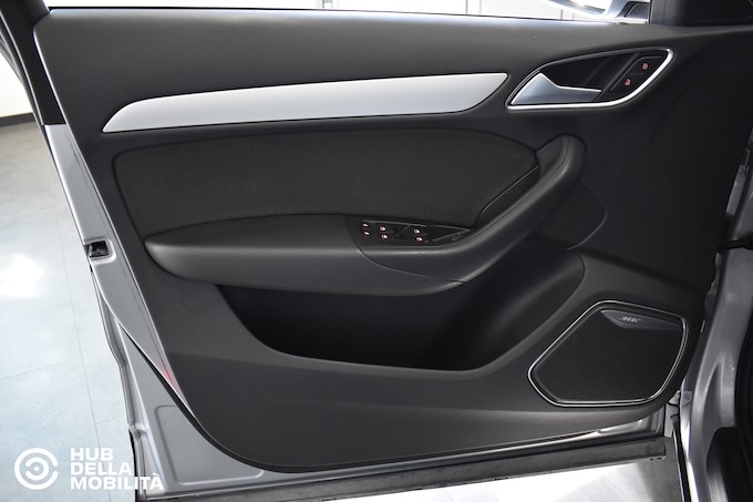 AUDI Q3 2.0 TDI 150 CV Business